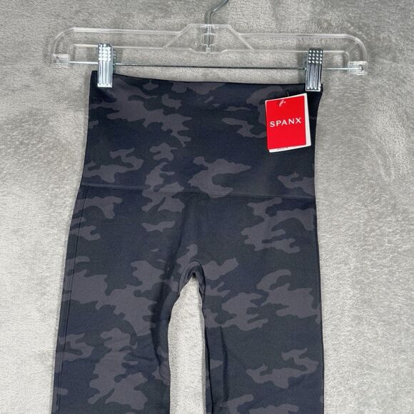 Spanx Pants Womens Small Gray Black Camo Seamless Look at Me Now Leggings Casual - Picture 4 of 10